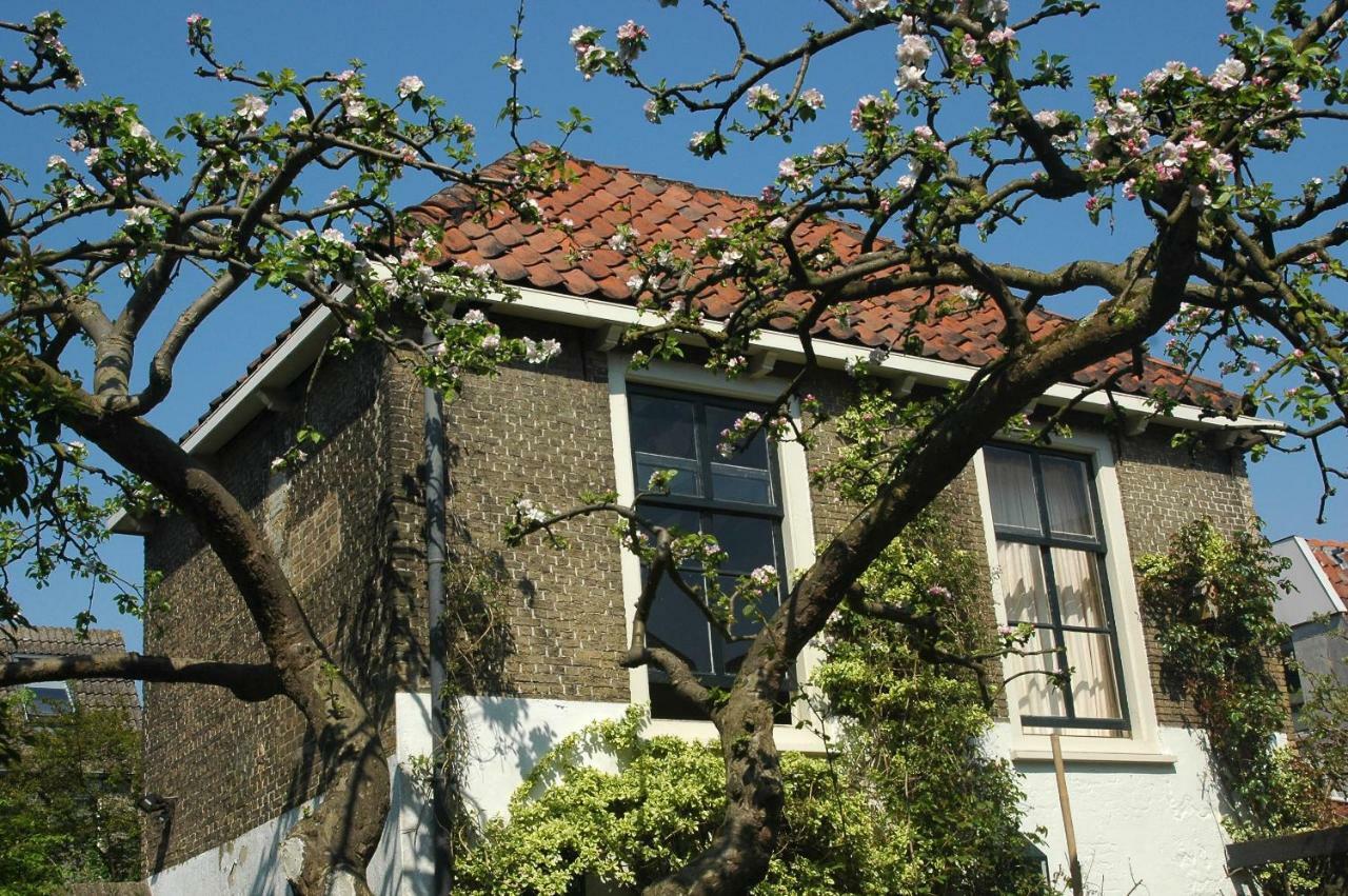 Apple Tree Cottage - Charming Home At Beautiful Canal In Our Idyllic Garden 고우타 외부 사진